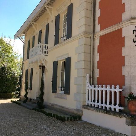 Le Chalet De Luxe Bed & Breakfast Saint-Séverin Екстериор снимка
