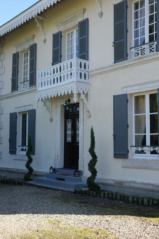 Le Chalet De Luxe Bed & Breakfast Saint-Séverin Екстериор снимка