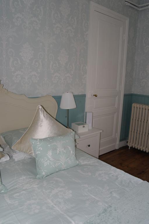 Le Chalet De Luxe Bed & Breakfast Saint-Séverin Стая снимка