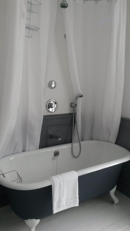 Le Chalet De Luxe Bed & Breakfast Saint-Séverin Стая снимка