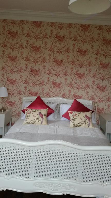 Le Chalet De Luxe Bed & Breakfast Saint-Séverin Екстериор снимка