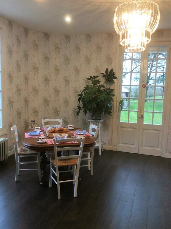 Le Chalet De Luxe Bed & Breakfast Saint-Séverin Екстериор снимка